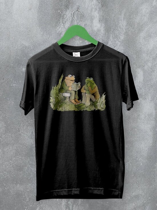 Frog And Toad Bookish Gift For Kids Frog Lover Cute Reading Graphic T-Shirt 165 - Picture 1 of 5